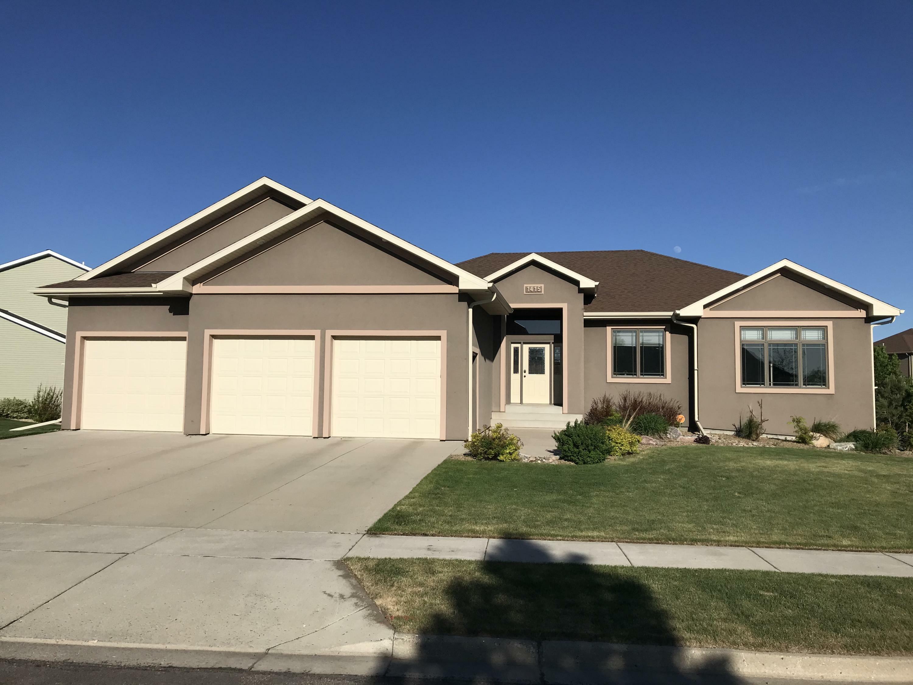 Property Photo:  1415 Eagles View Lane  ND 58503 