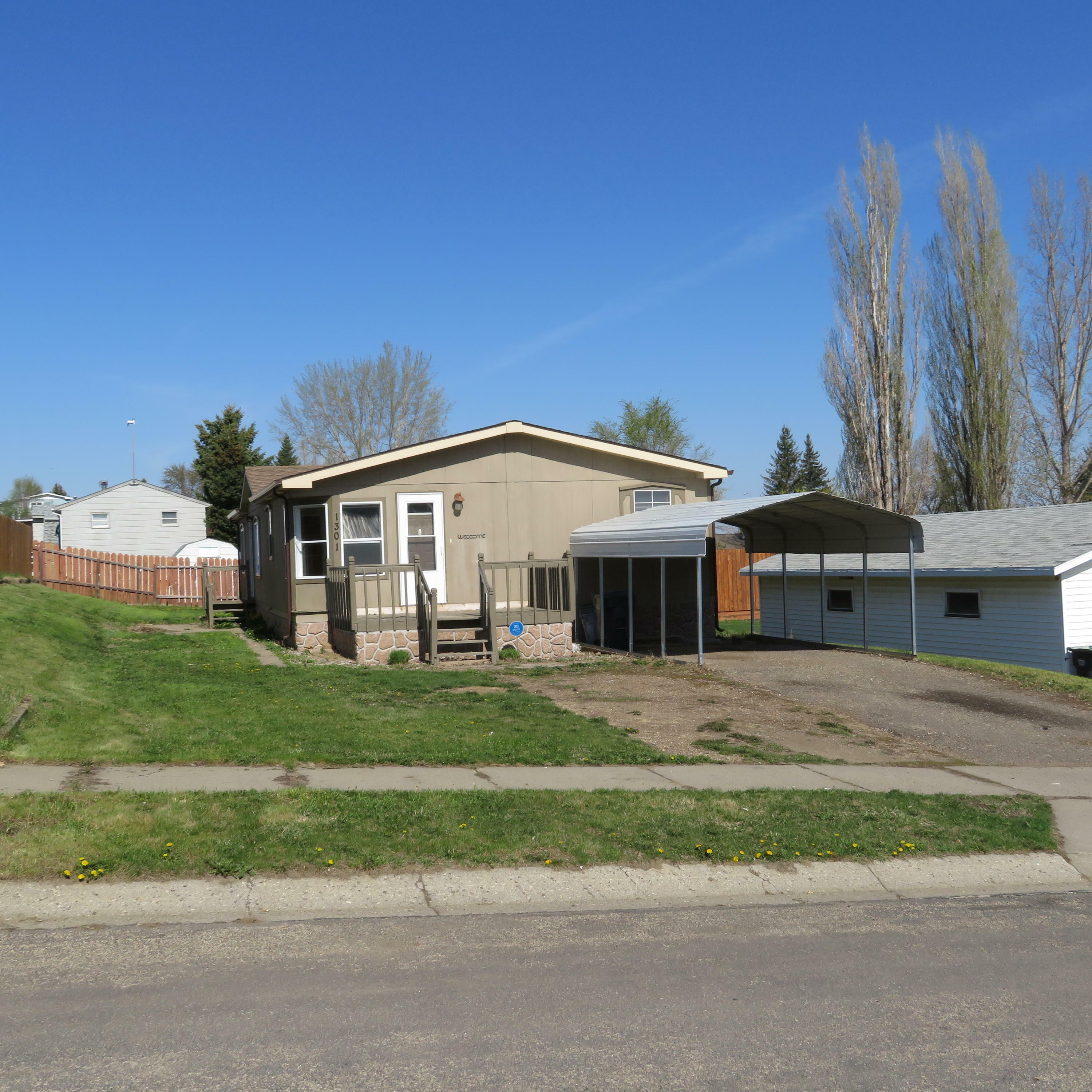 Property Photo:  1301 10th Avenue SE  ND 58554 