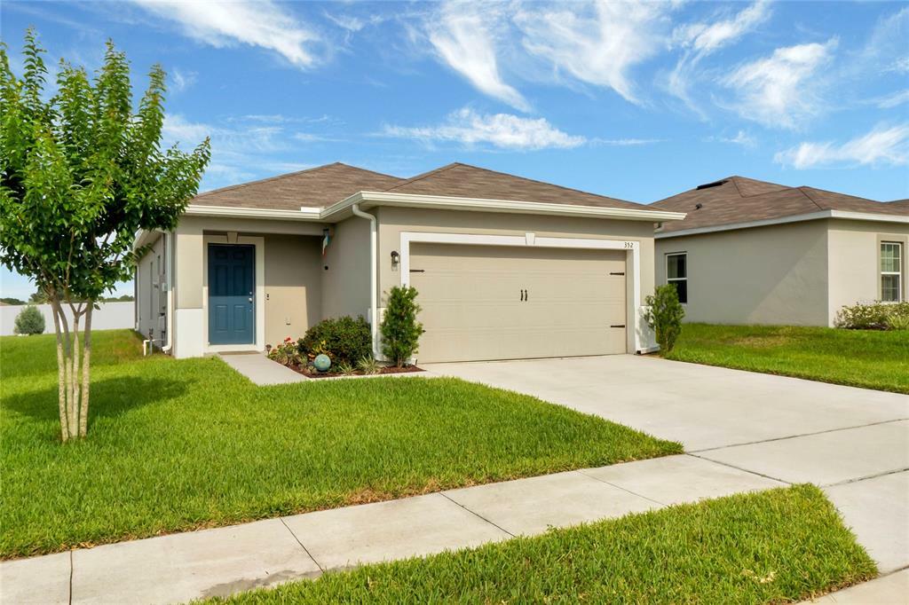 Property Photo:  352 Rooks Loop  FL 33844 