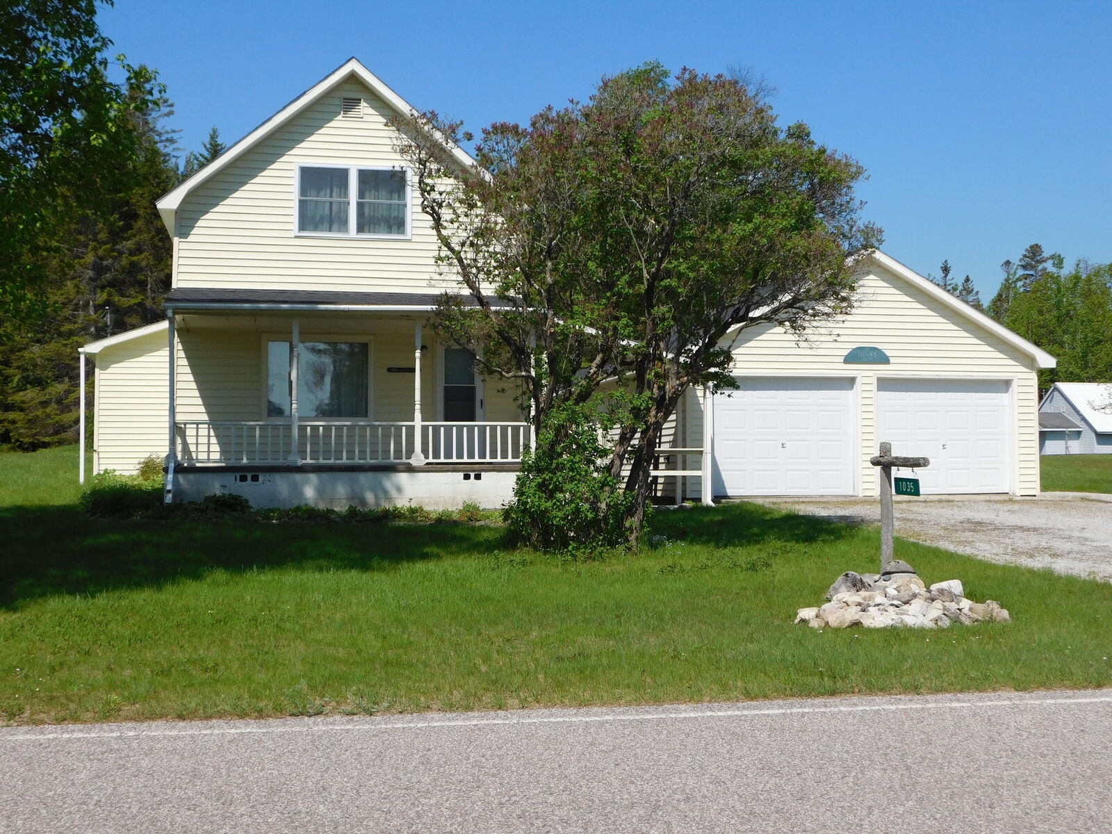 Property Photo:  1035 N Division St  MI 49725 