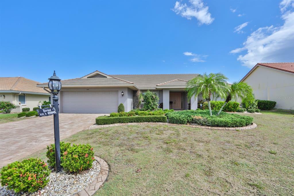 Property Photo:  1954 Wolf Laurel Drive  FL 33573 