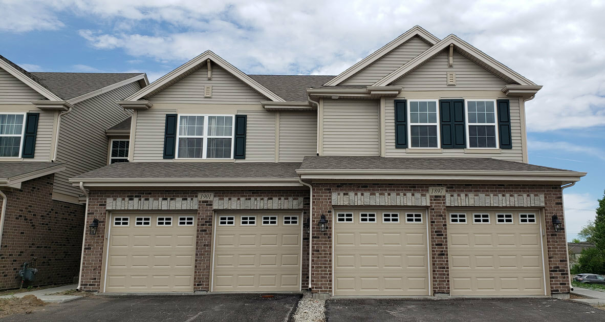 Property Photo: 2048 Canyon Creek Court IL 60503