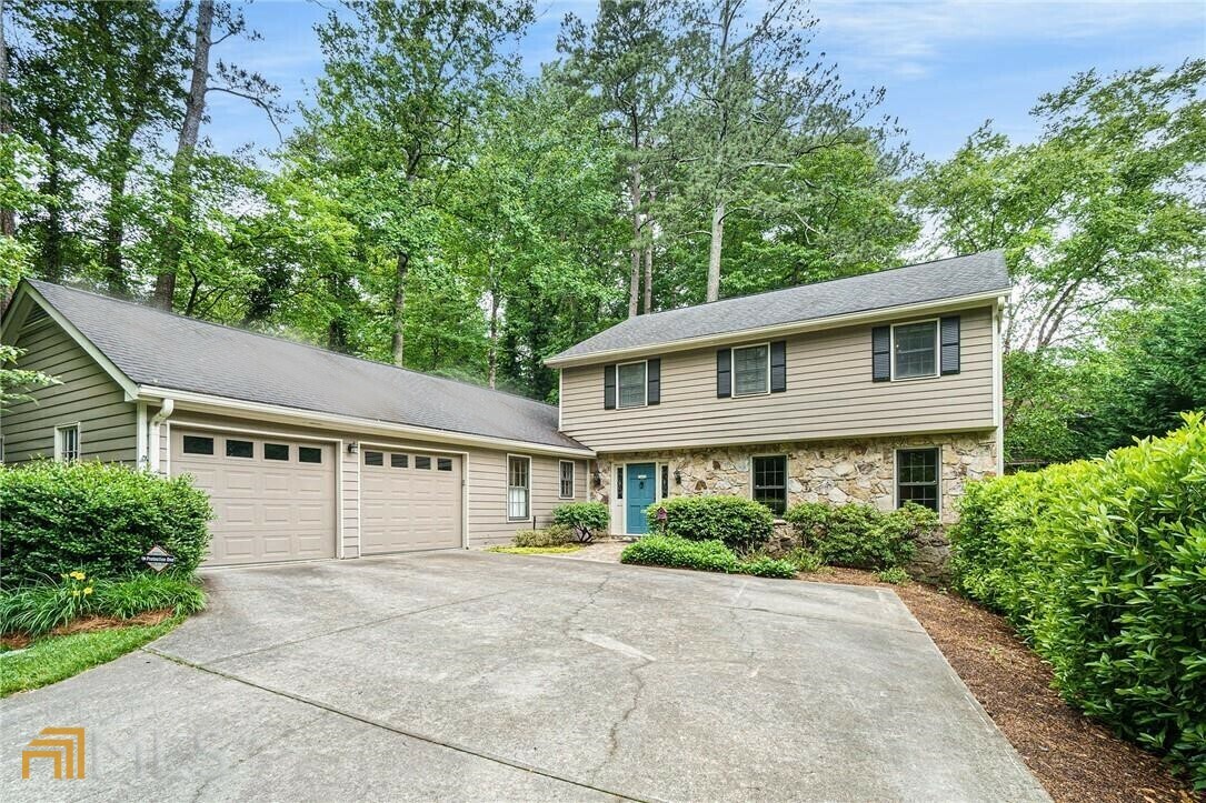 Property Photo: 7405 Princeton Trace GA 30328