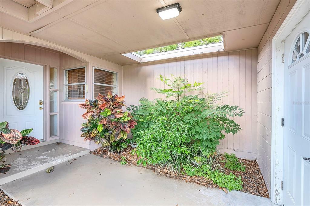 Property Photo:  303 Tangerine Drive  FL 32771 