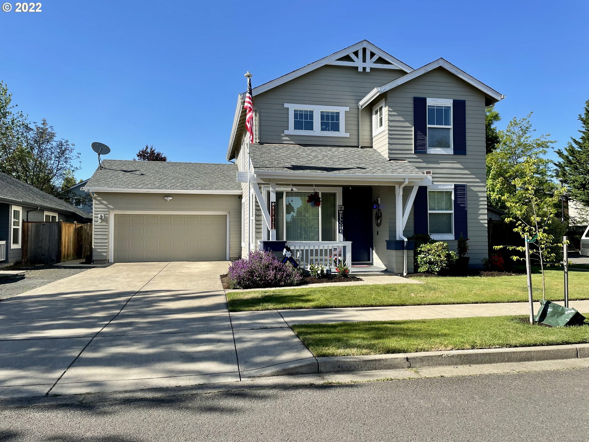 Property Photo: 5403 Baden Way OR 97402