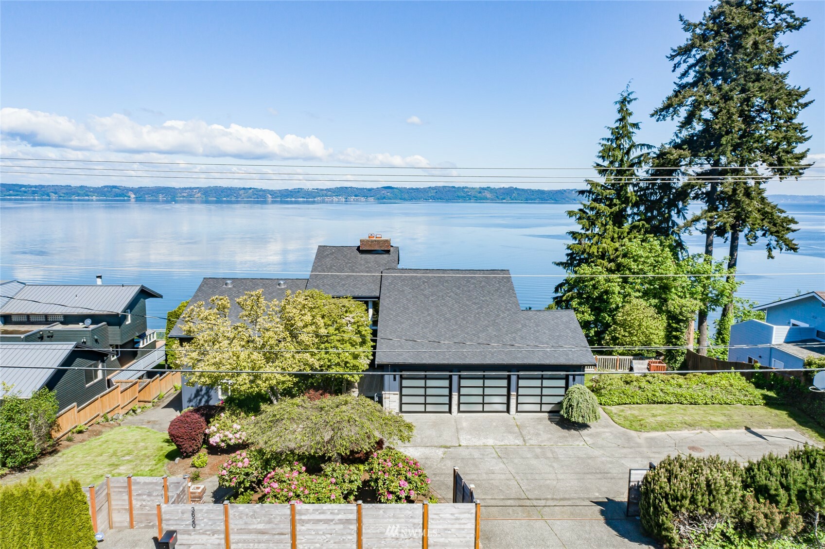 Property Photo:  3620 W Dash Point Road  WA 98023 