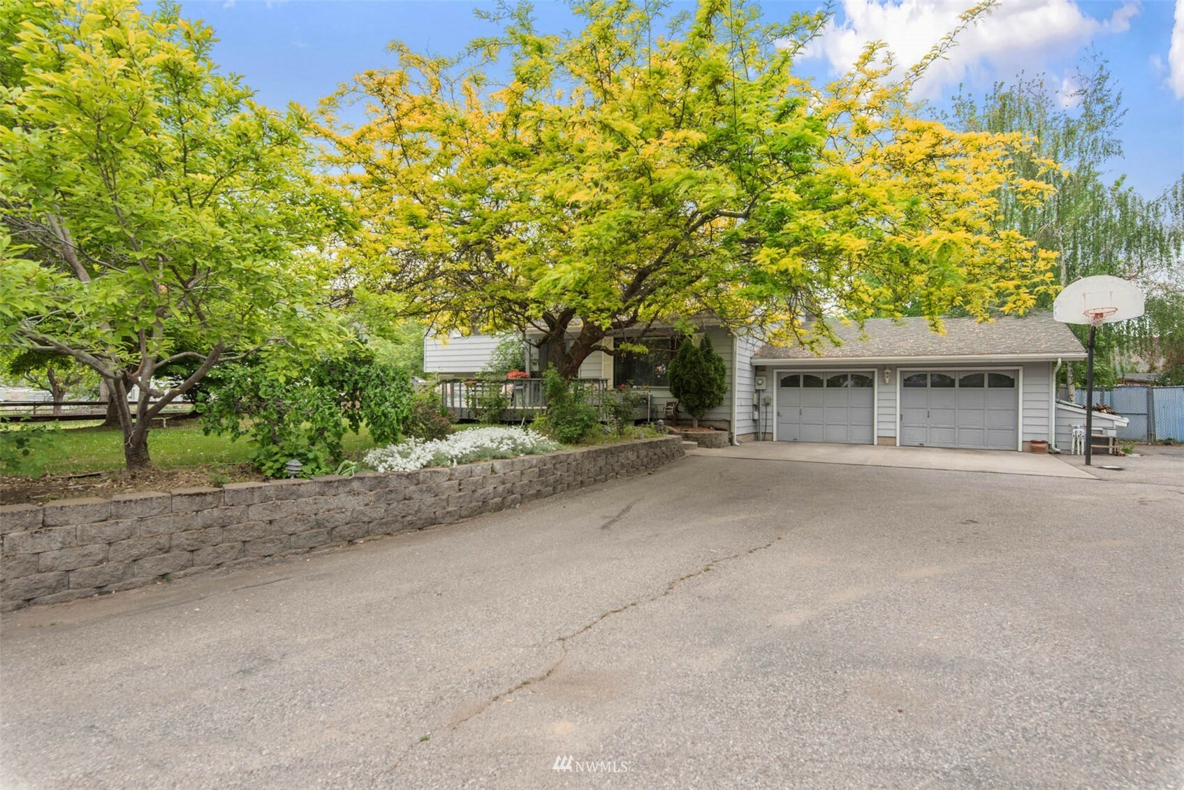 Property Photo: 3822 Iroquois Lane WA 98801