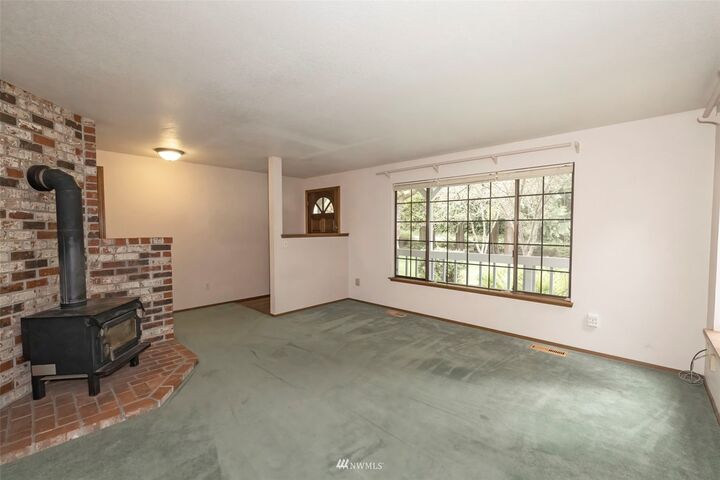 Property Photo:  4705 Banner Road SE  WA 98366 