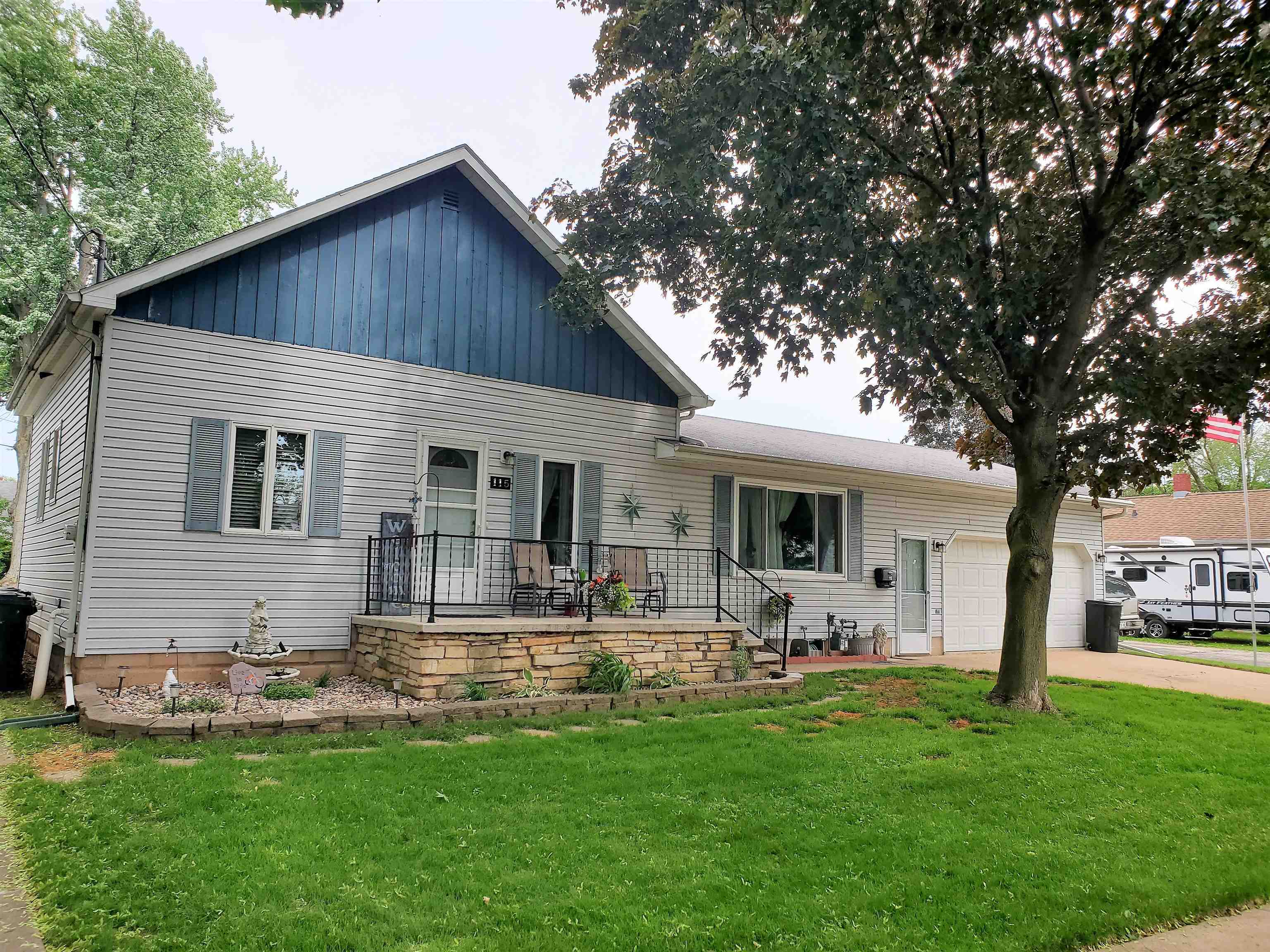 Property Photo:  115 S Willow Street  WI 54136-1542 