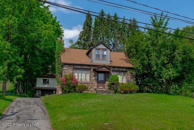 Property Photo: 530 Old Highway Road PA 18612