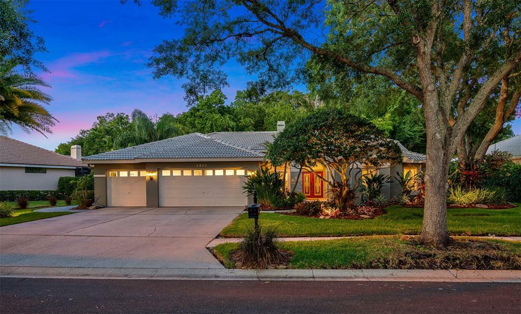 Property Photo: 4975 Cross Pointe Drive FL 34677
