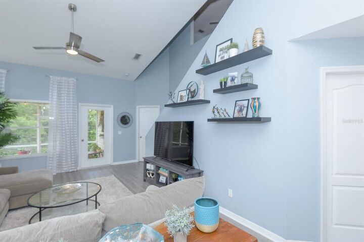 Property Photo:  1706 Lullwater Lane  FL 33549 