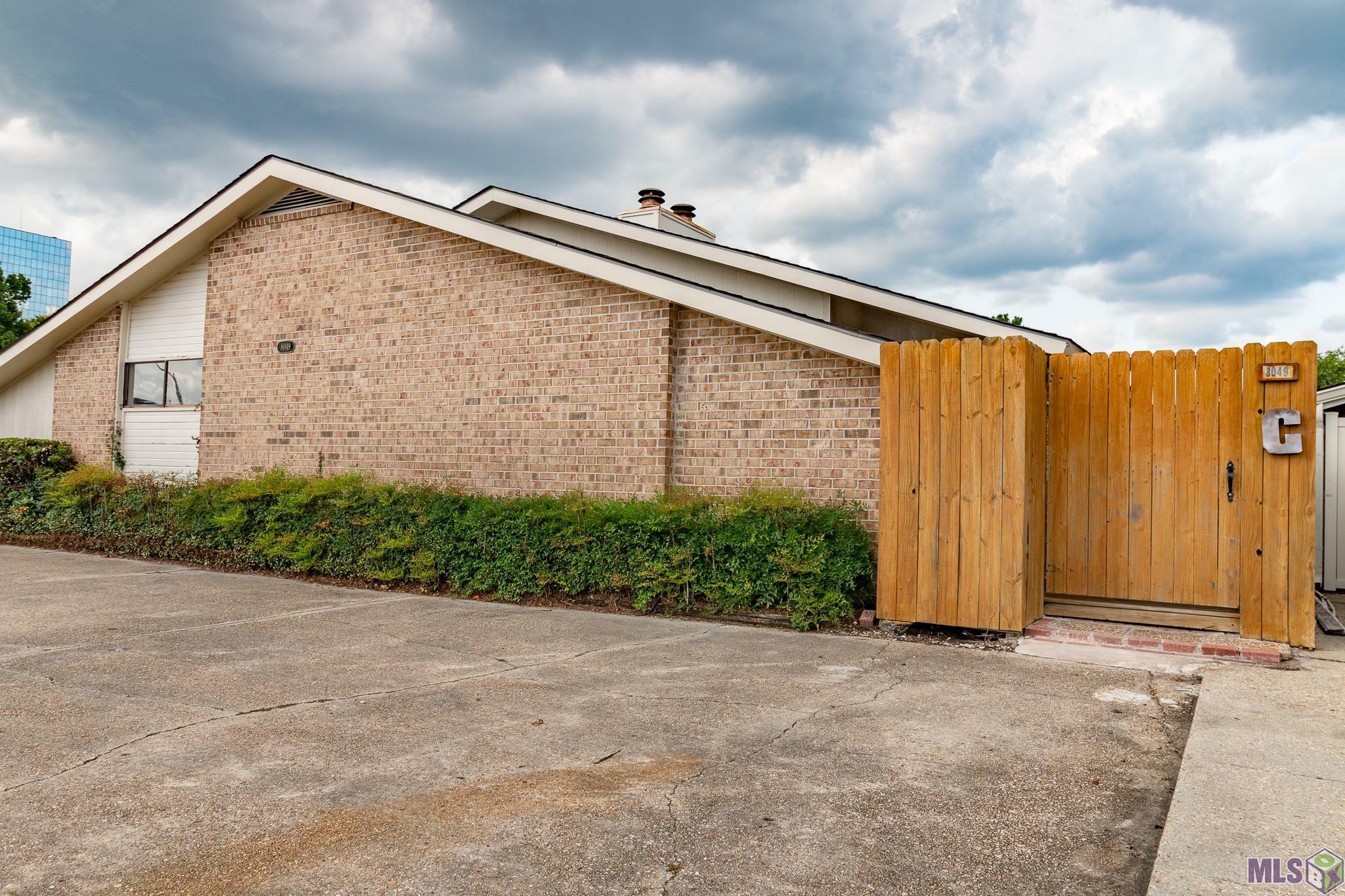 Property Photo: 8049 Summa Ave #C LA 70809
