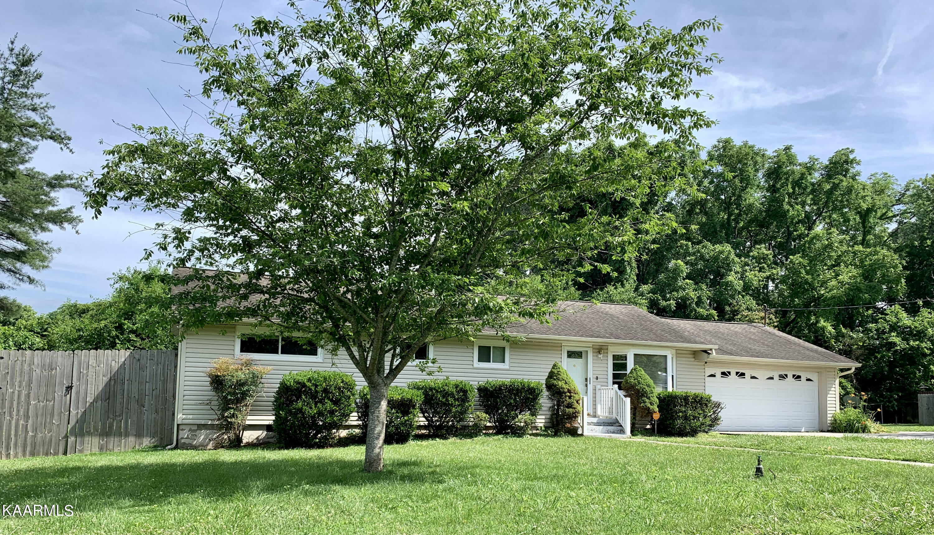 Property Photo: 4800 Green Meadow Lane TN 37917