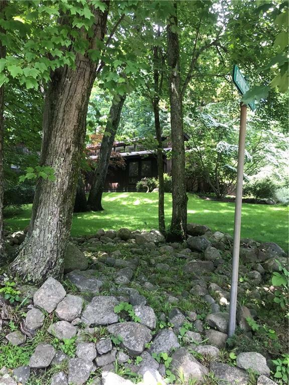 Property Photo:  6 Burning Brush Court  NY 10970 
