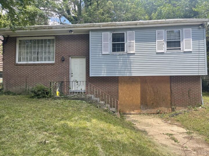 Property Photo:  519 S Azalea Rd  VA 23805 