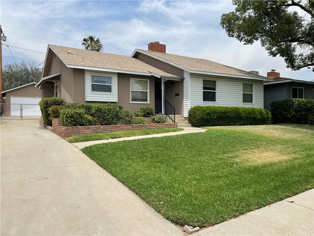 Property Photo: 372 Avery Street CA 92404