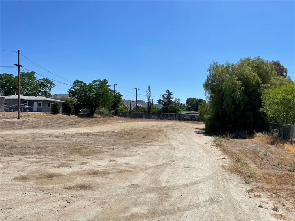 Property Photo:  25891 Homeland Avenue  CA 92585 