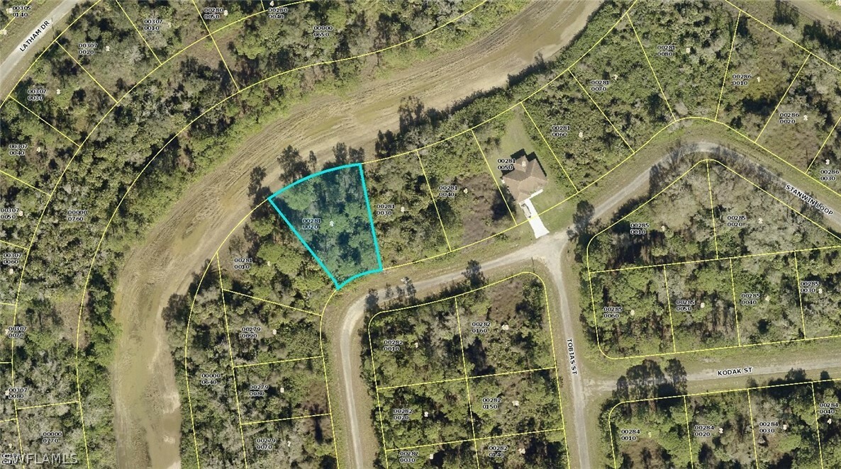 Property Photo:  666 Stanwin Loop  FL 33972 