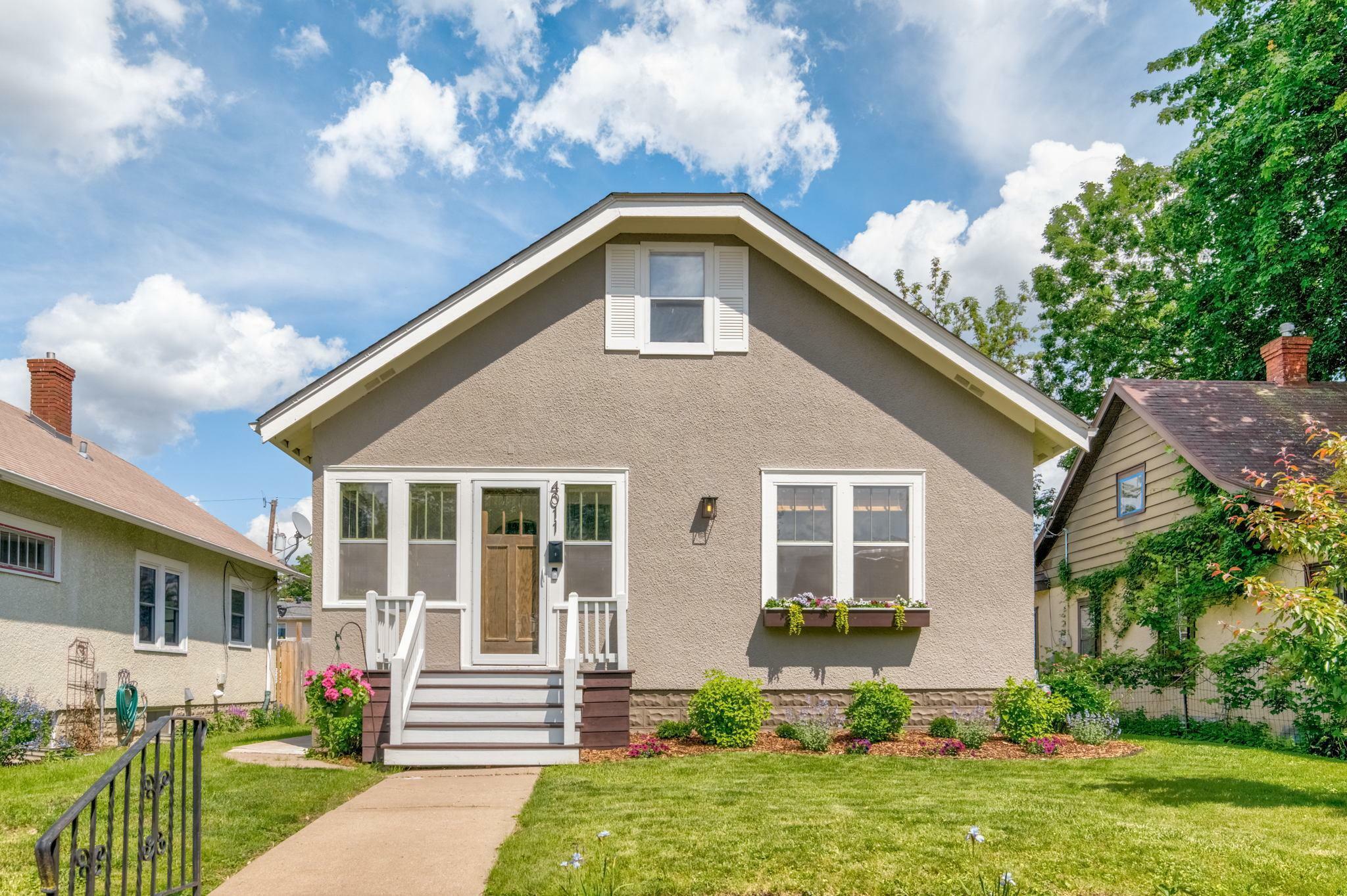 Property Photo:  4011 Nokomis Avenue  MN 55406 