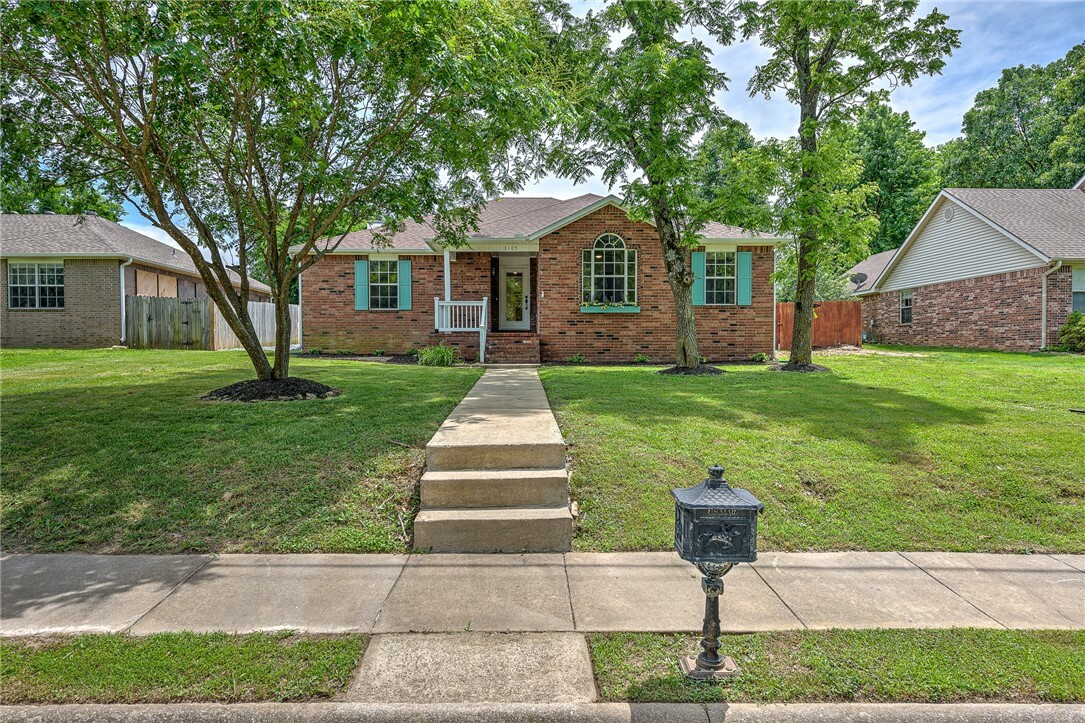 Property Photo: 3105 NW 3rd Street AR 72712