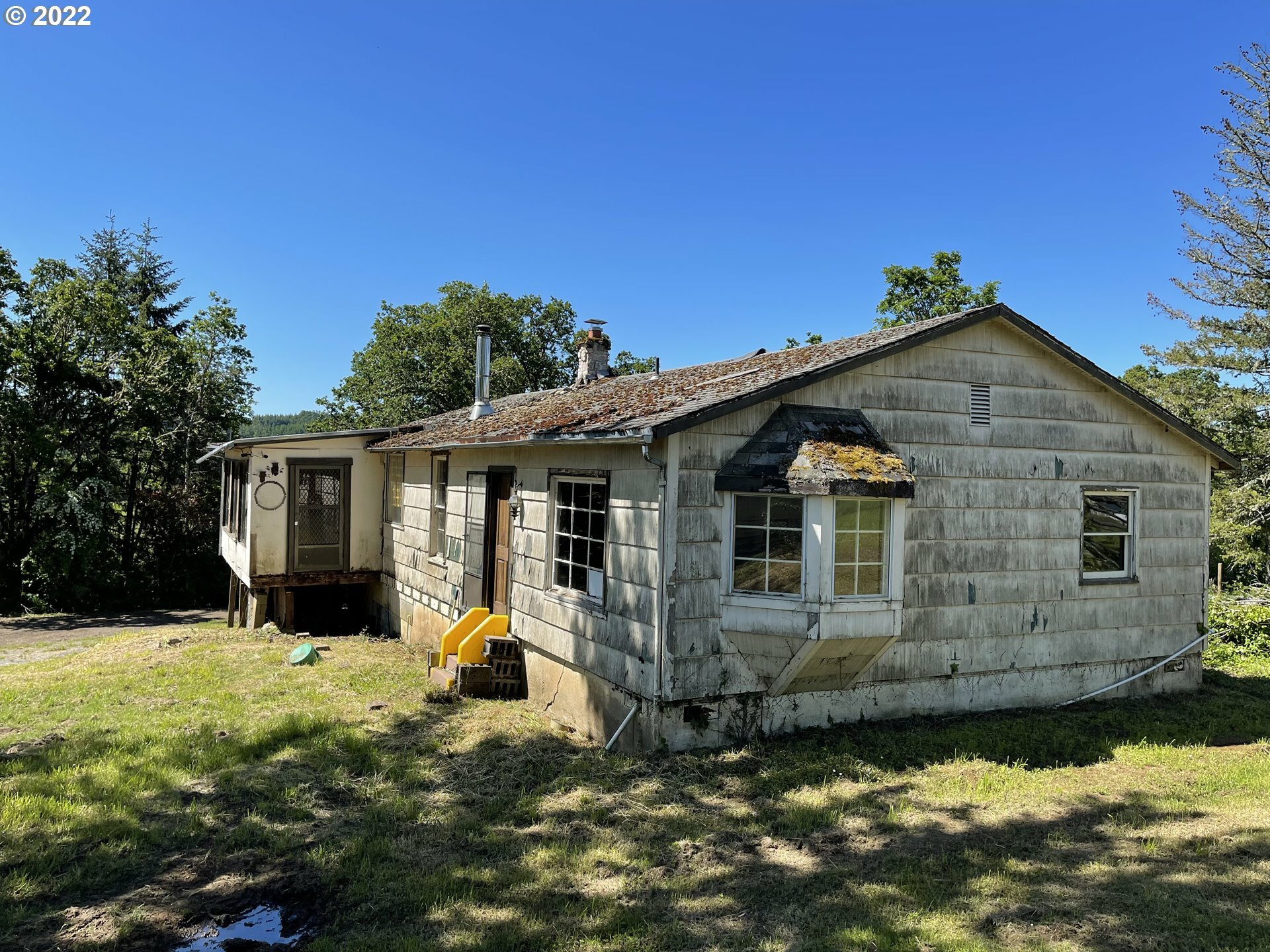 Property Photo:  2120 Church Rd S  OR 97338 