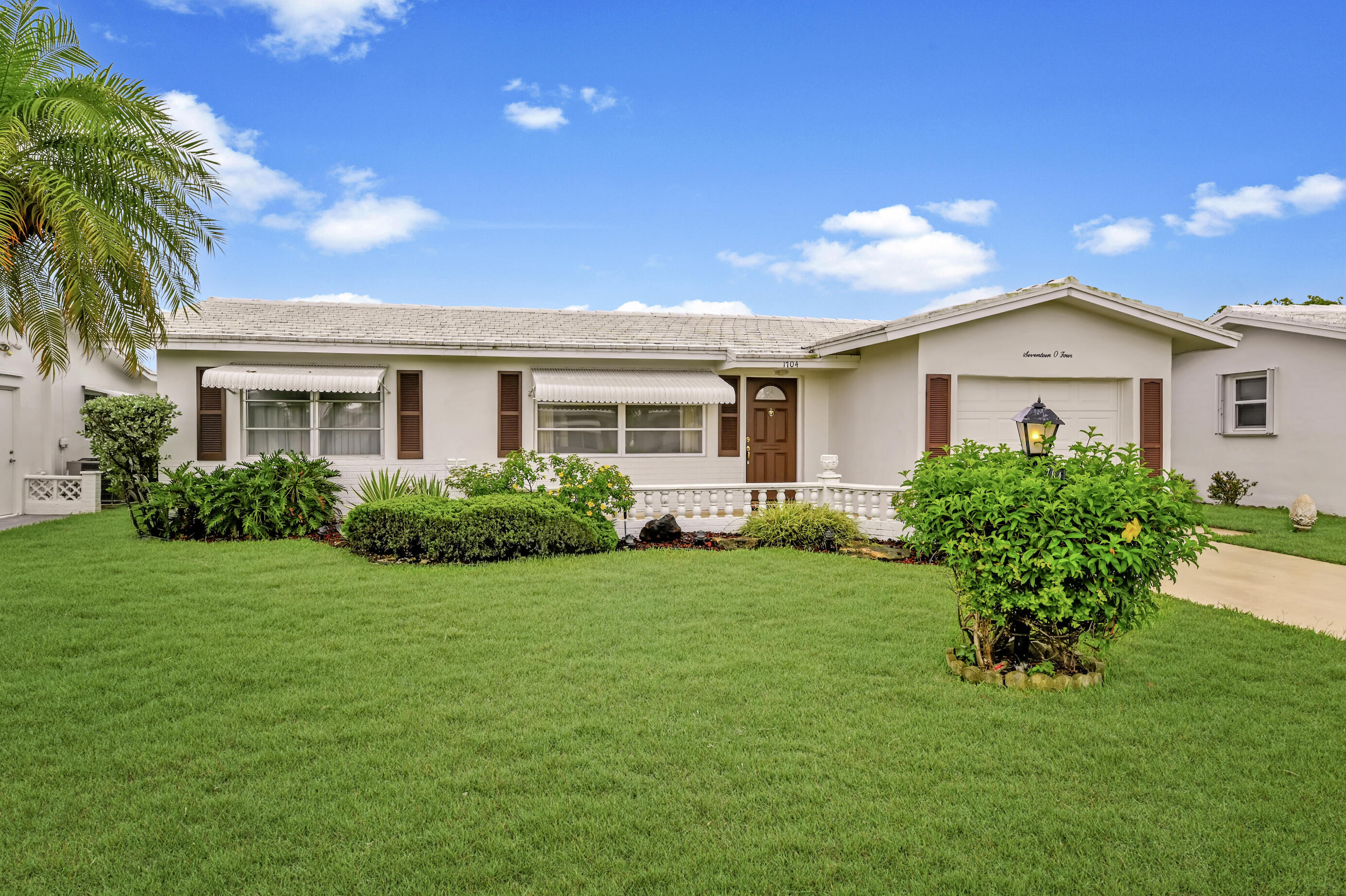 Property Photo:  1704 SW 8th Avenue  FL 33426 