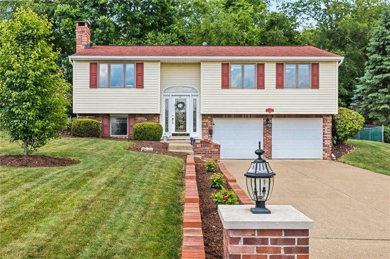 Property Photo: 1640 Southpine Dr PA 15129