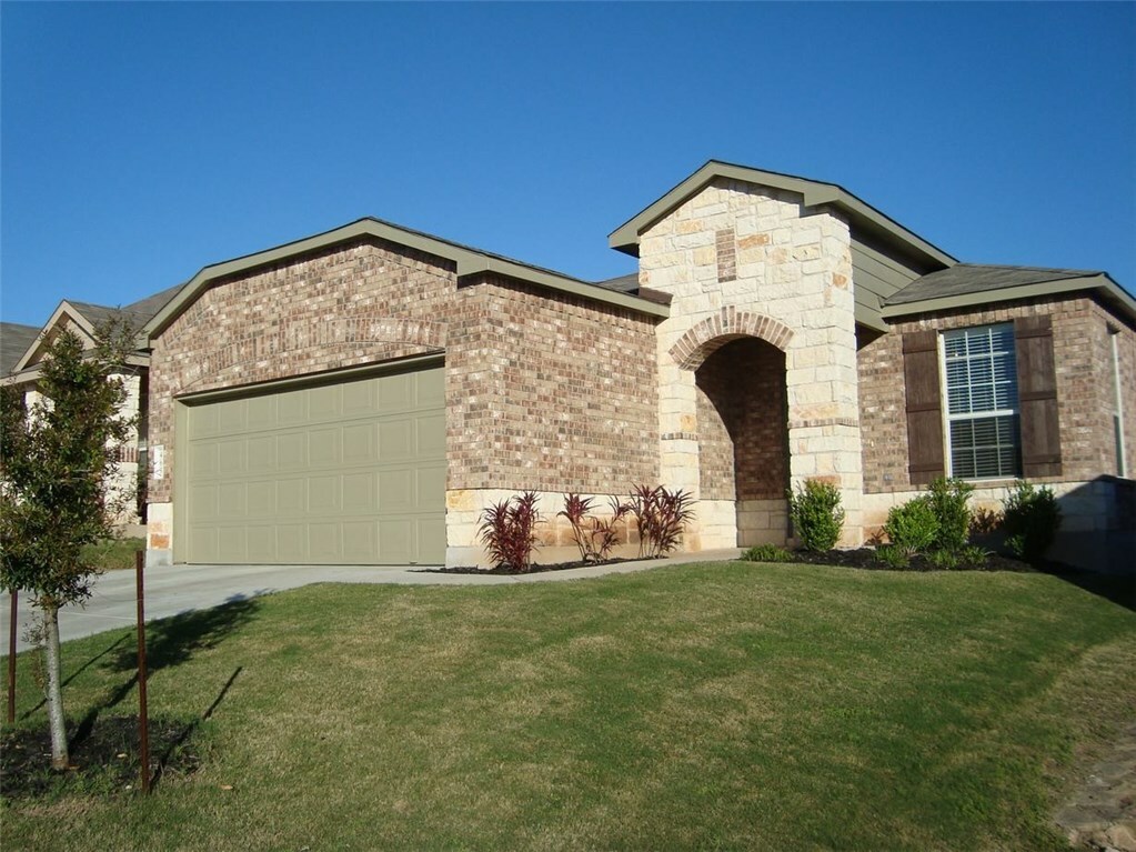 Property Photo:  465 Moonwalker Trail  TX 78610 