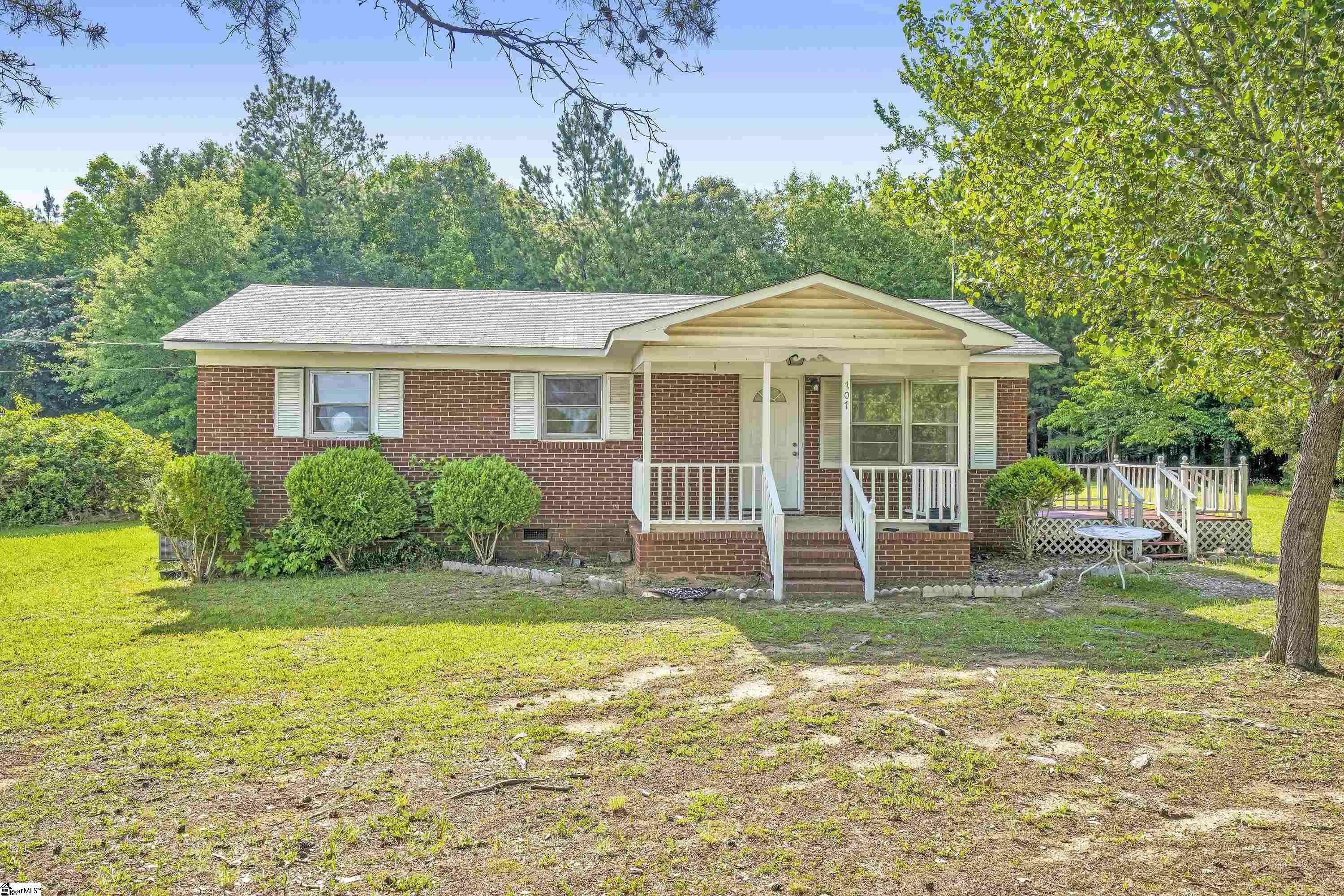 Property Photo: 707 Bailey Road SC 29379