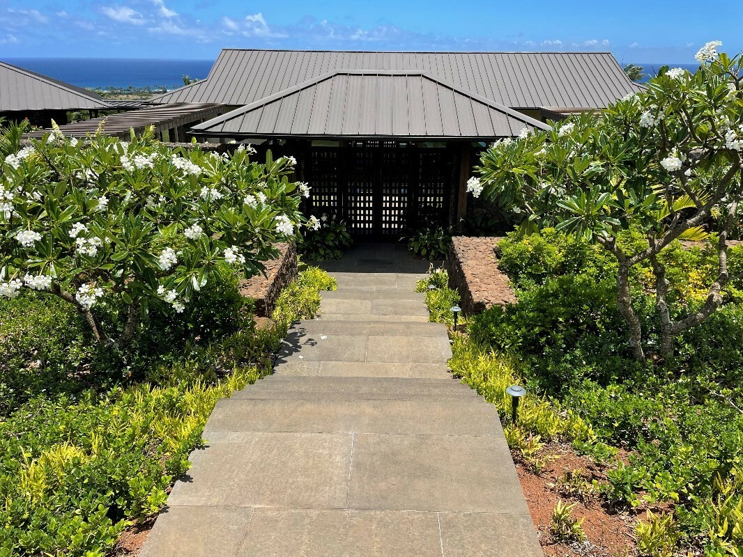 Property Photo:  5751 Ka Ho'Oku'I Pl  HI 96756 