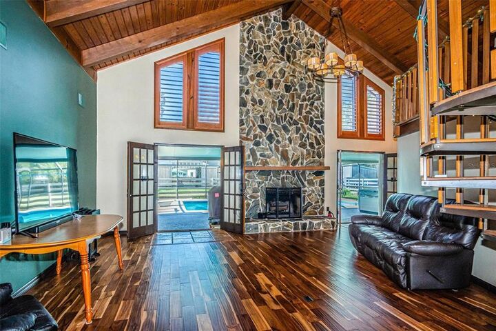 Property Photo: 2461 W Sam Allen Road FL 33565