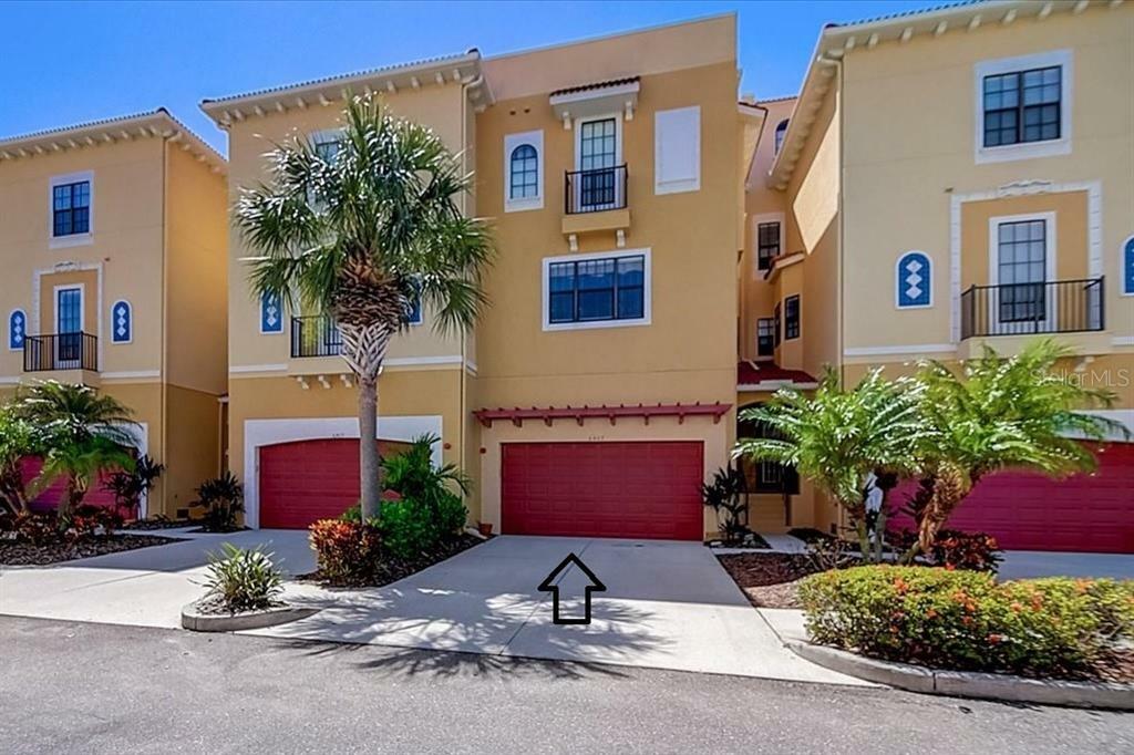 Property Photo:  6407 Mayra Shores Lane  FL 33572 