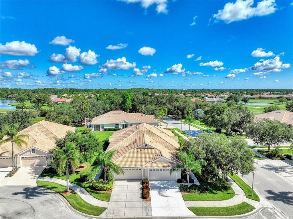 Property Photo: 5600 Hidden Oak Court FL 34287
