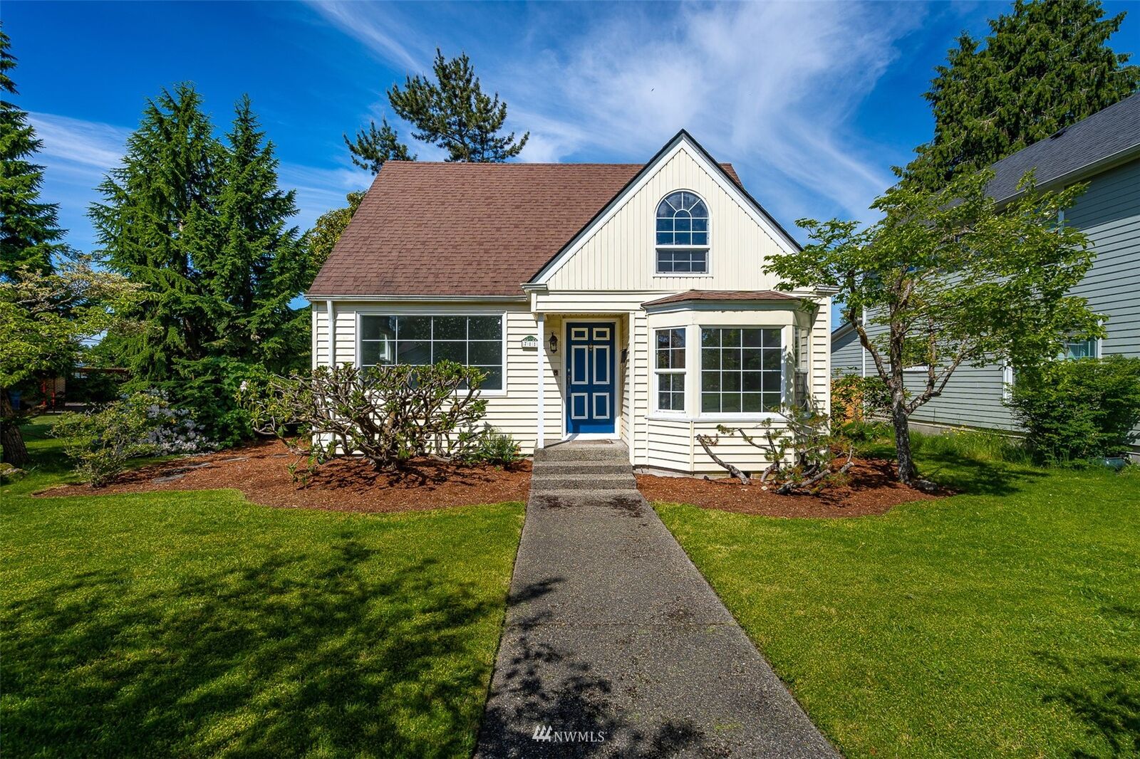 Property Photo:  711 J Street  WA 98531 