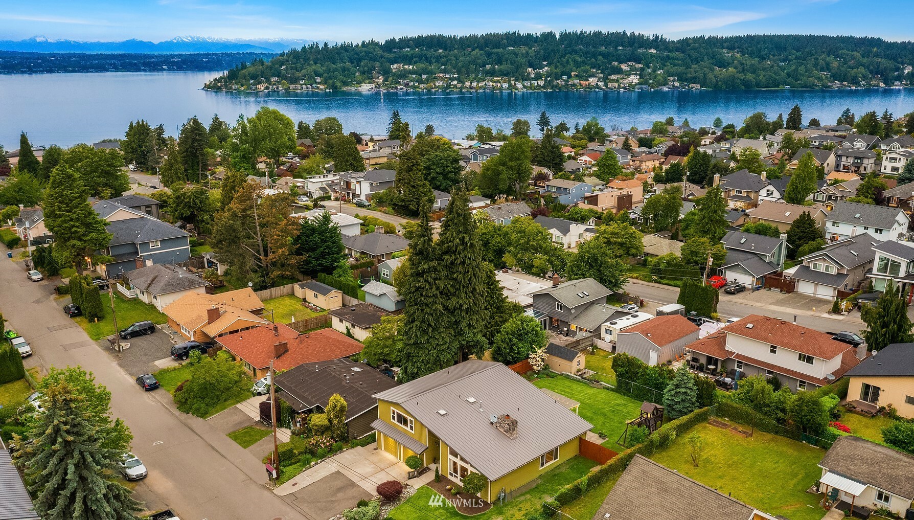 Property Photo: 1118 N 29th Street WA 98056