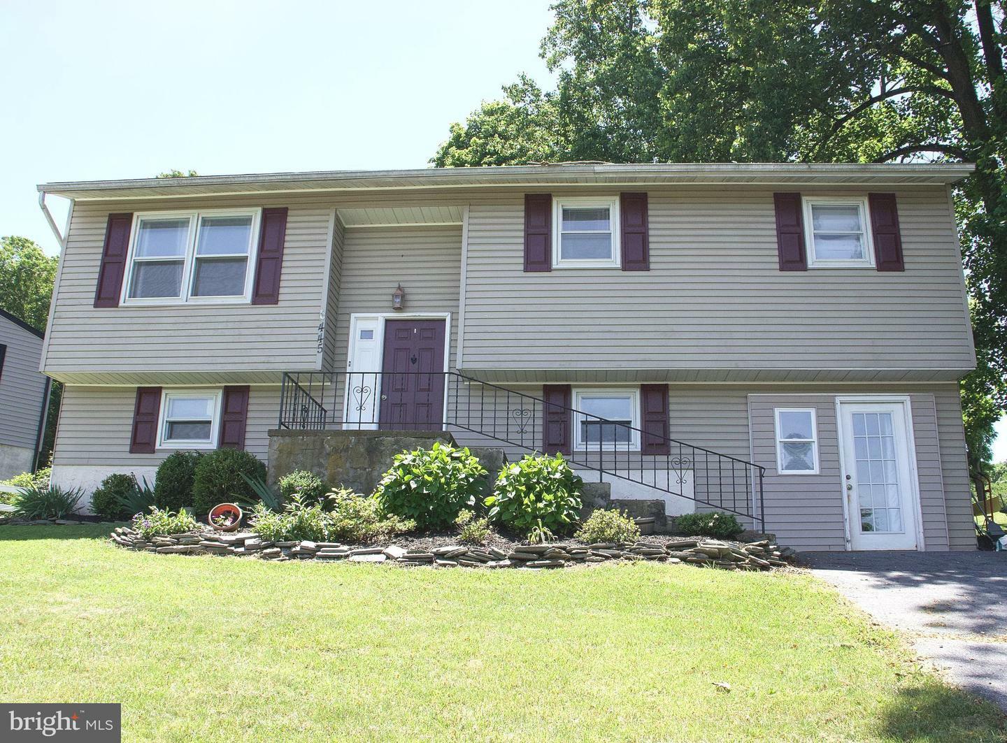 Property Photo:  445 Calyn Drive  PA 19607 