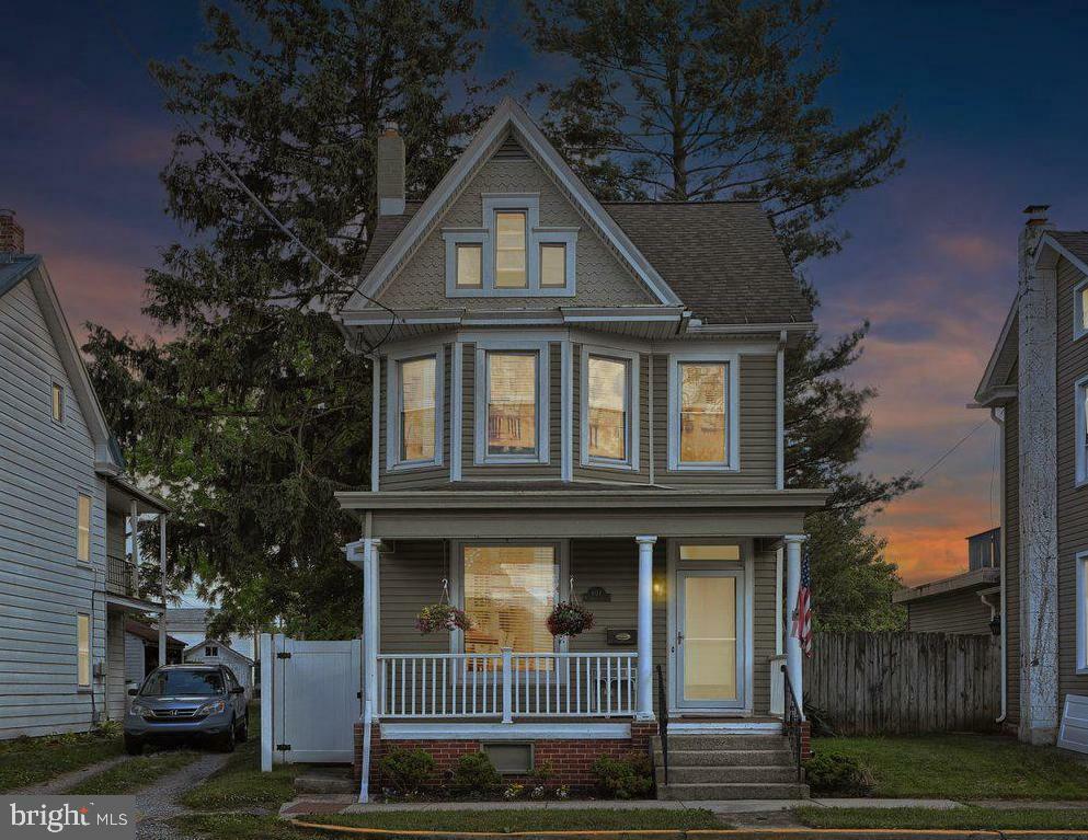 Property Photo: 407 W Simpson Street PA 17055