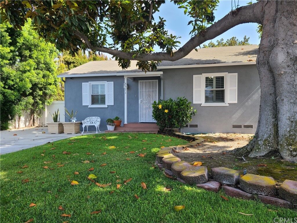 Property Photo:  5571 Danny Avenue  CA 90630 