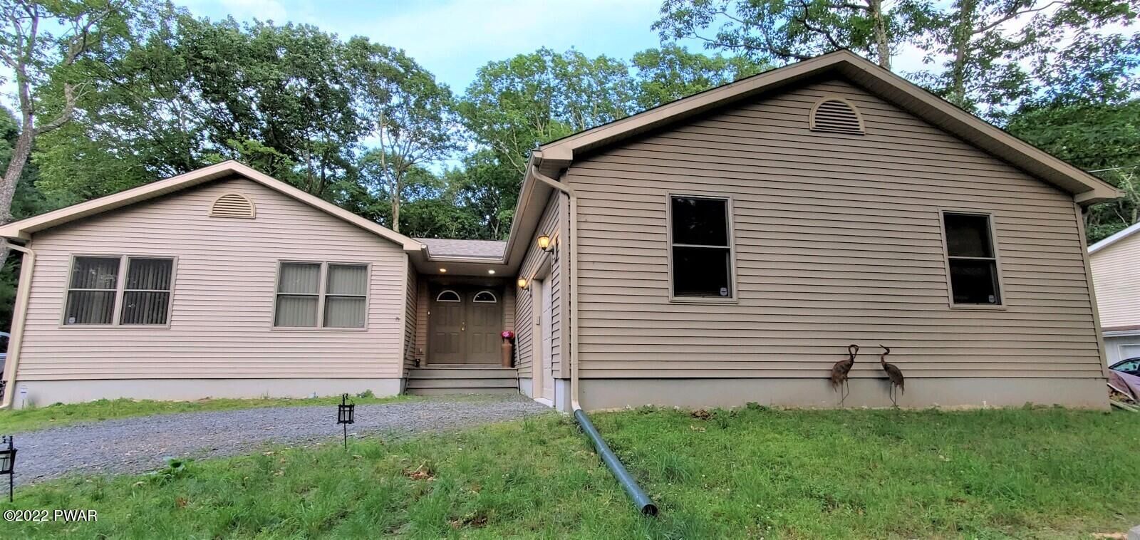 Property Photo:  201 Fetlock Drive  PA 18428 