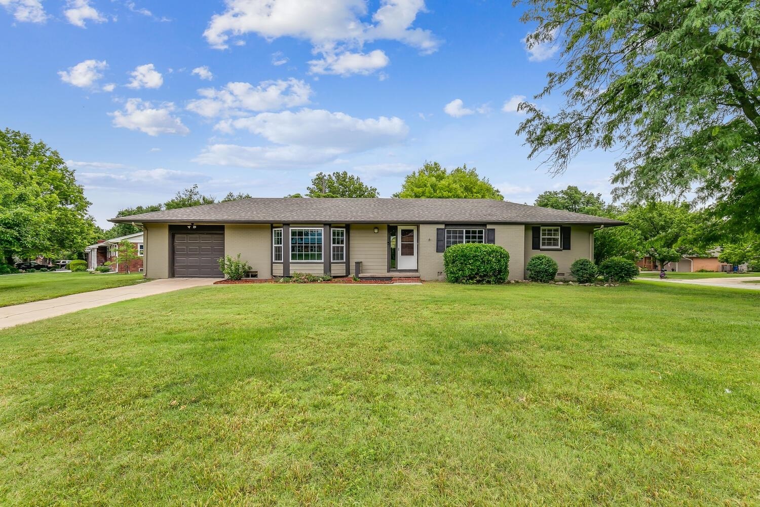 Property Photo:  6101 Edinburg St  KS 67220 