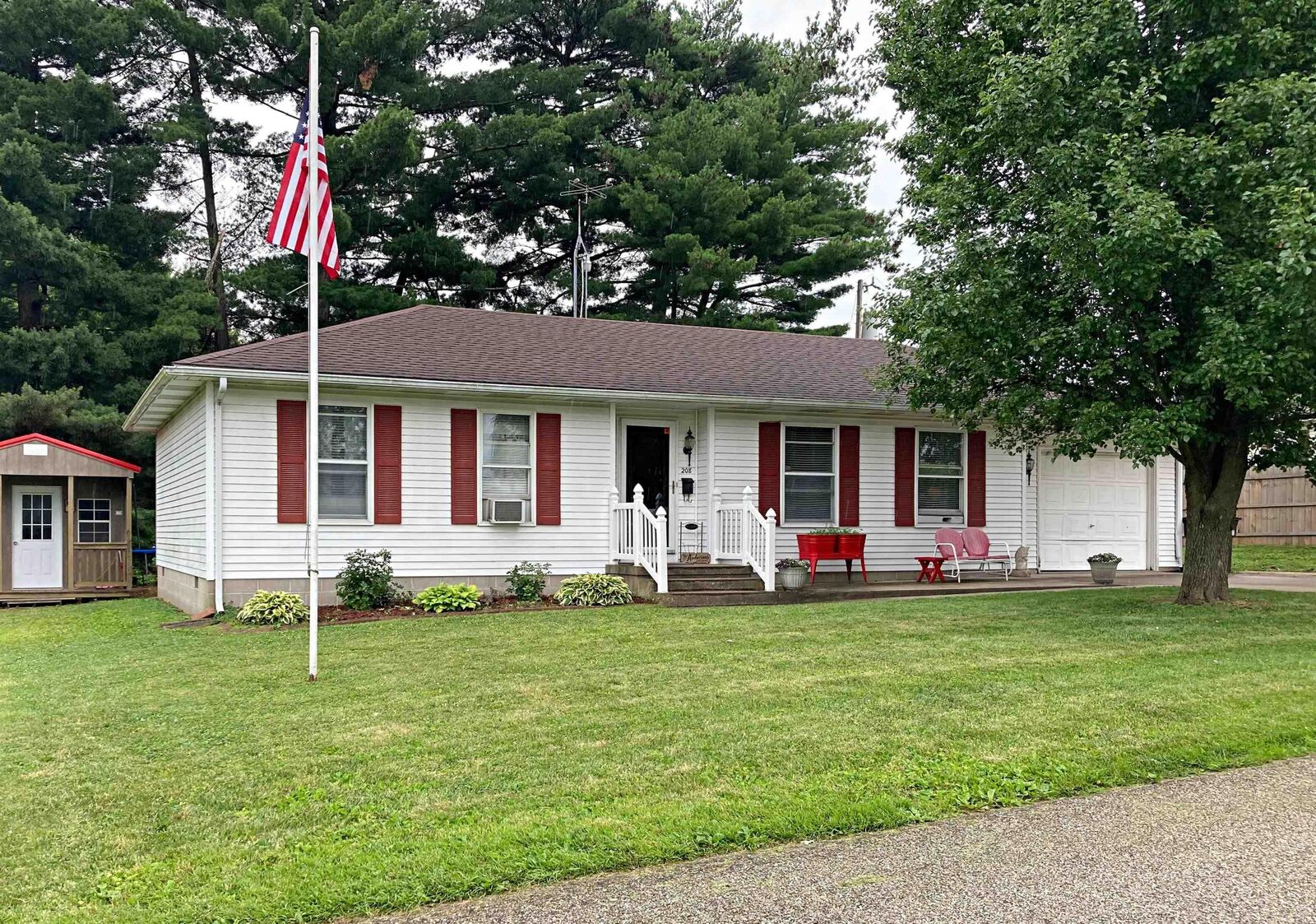 Property Photo: 208 SE 14th Street IN 47501