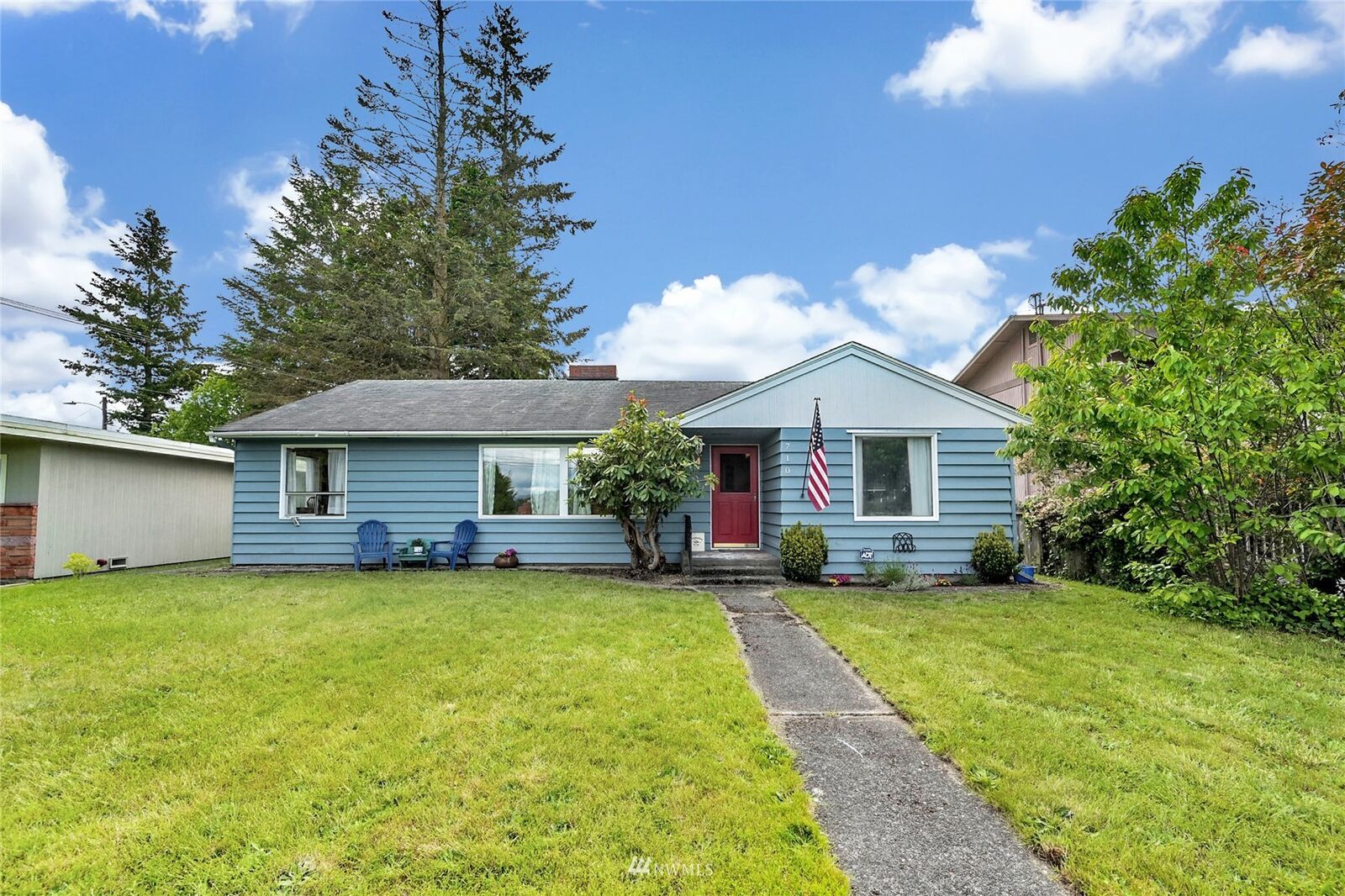 Property Photo:  710  Avenue B  WA 98290 