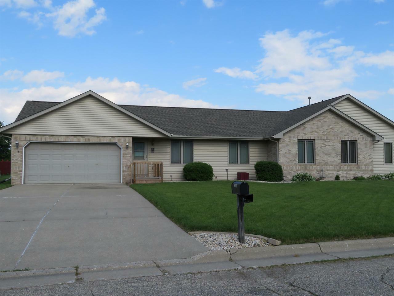 Property Photo:  2306 Meadowlark Dr  WI 53546 