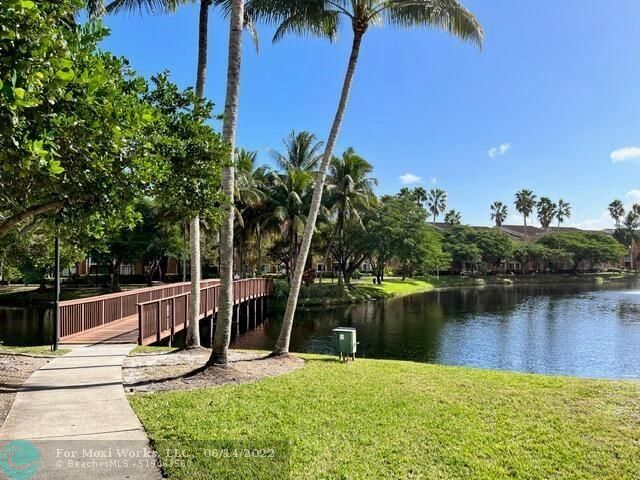 Property Photo: 3854 Lyons Rd 306-5 FL 33073
