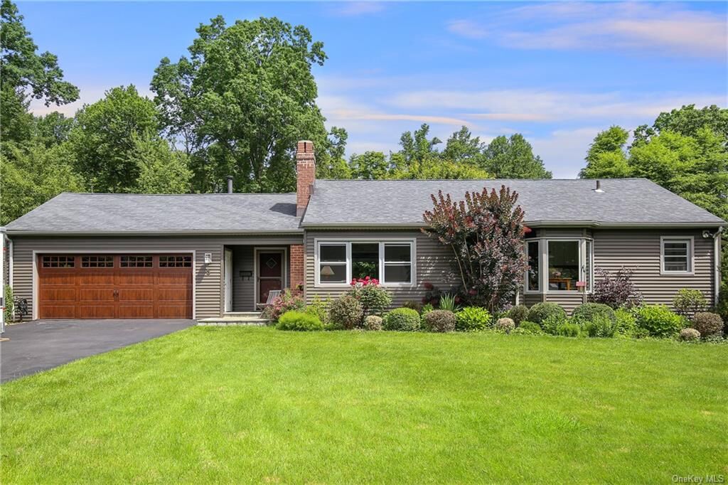 Property Photo:  5 Augusta Place  NY 10603 