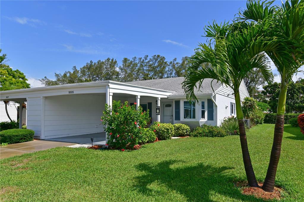 Property Photo:  9505 Kingston Drive  FL 34210 