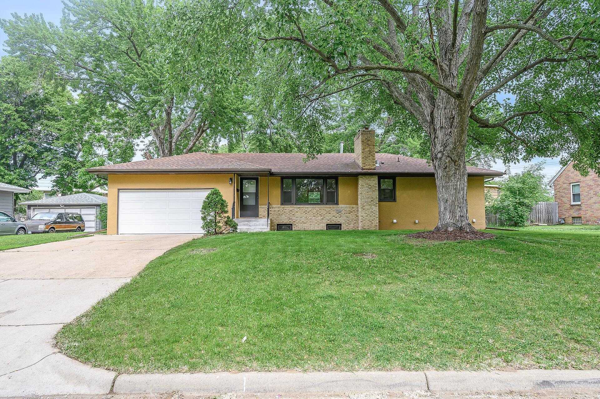 Property Photo:  5132 Drew Avenue N  MN 55429 
