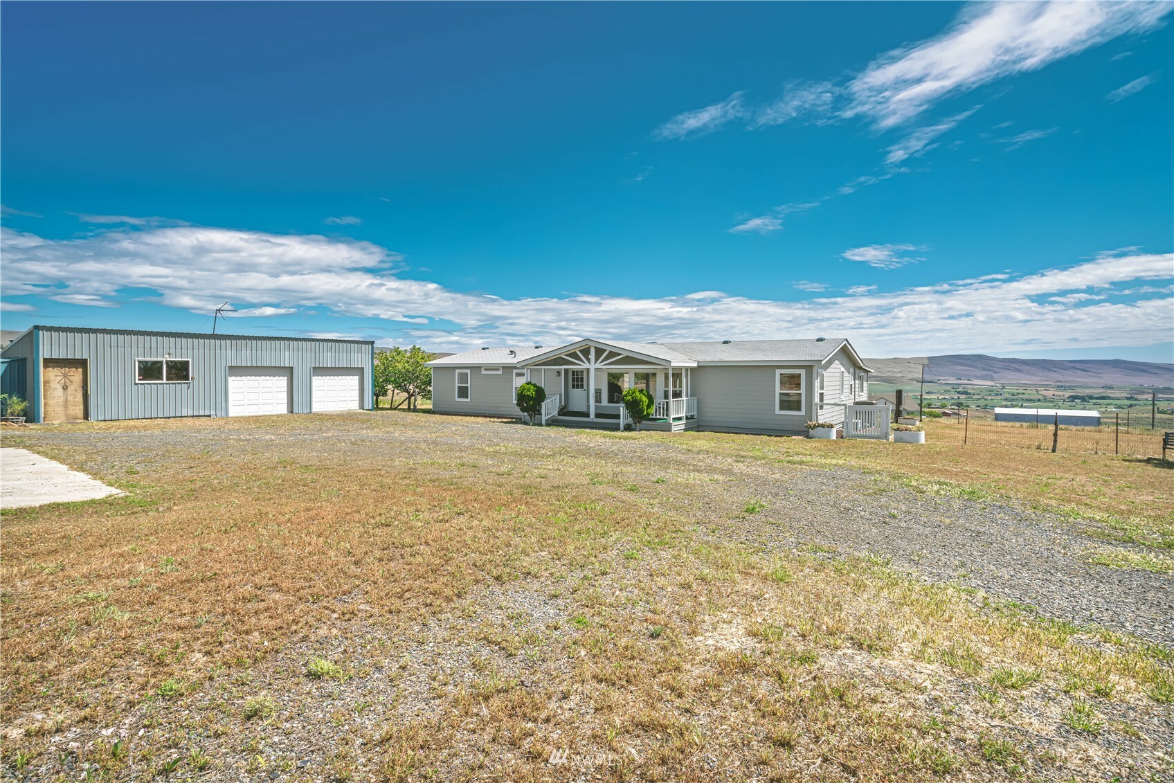 Property Photo:  1421 Conrad Road  WA 98942 