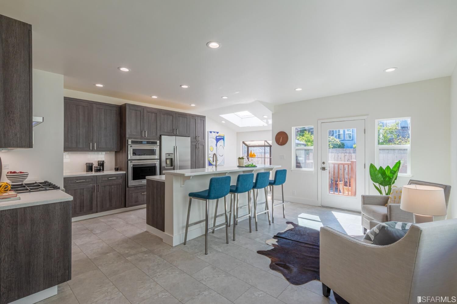 Property Photo:  135 Paris Street  CA 94112 